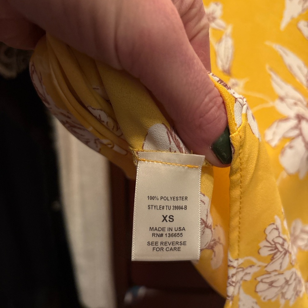 West Kei Yellow Floral Twist Front Blouse XS Short Sleeve Boho Top - Picture 5 of 5